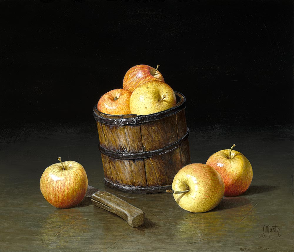 Crisp-Apples-and-an-Old-Wooden-Pail